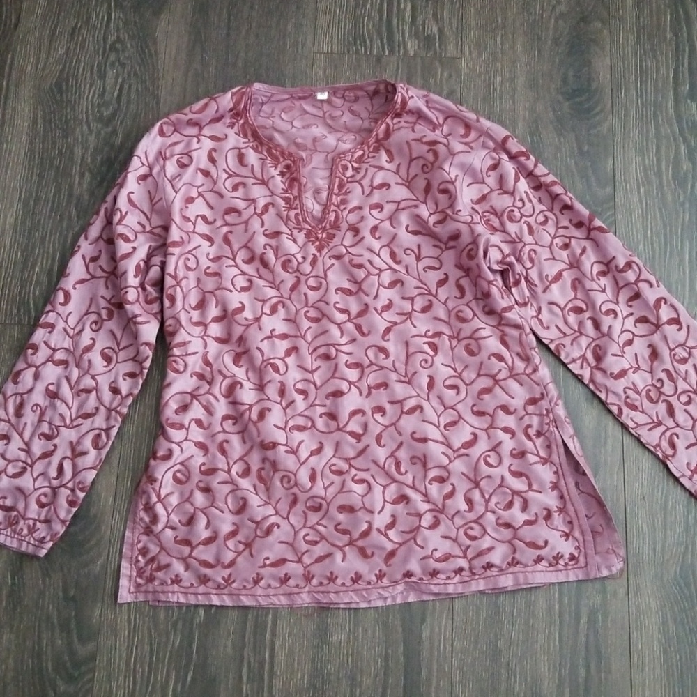 Notched neck embroidered top